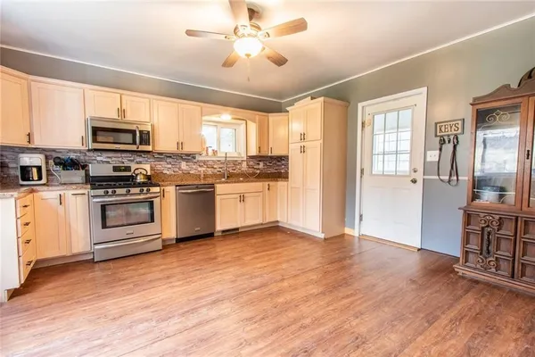 $299,990 | 437 Petrolia Road, Chicora, PA 16025