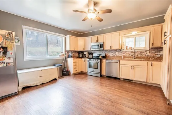 $299,990 | 437 Petrolia Road, Chicora, PA 16025