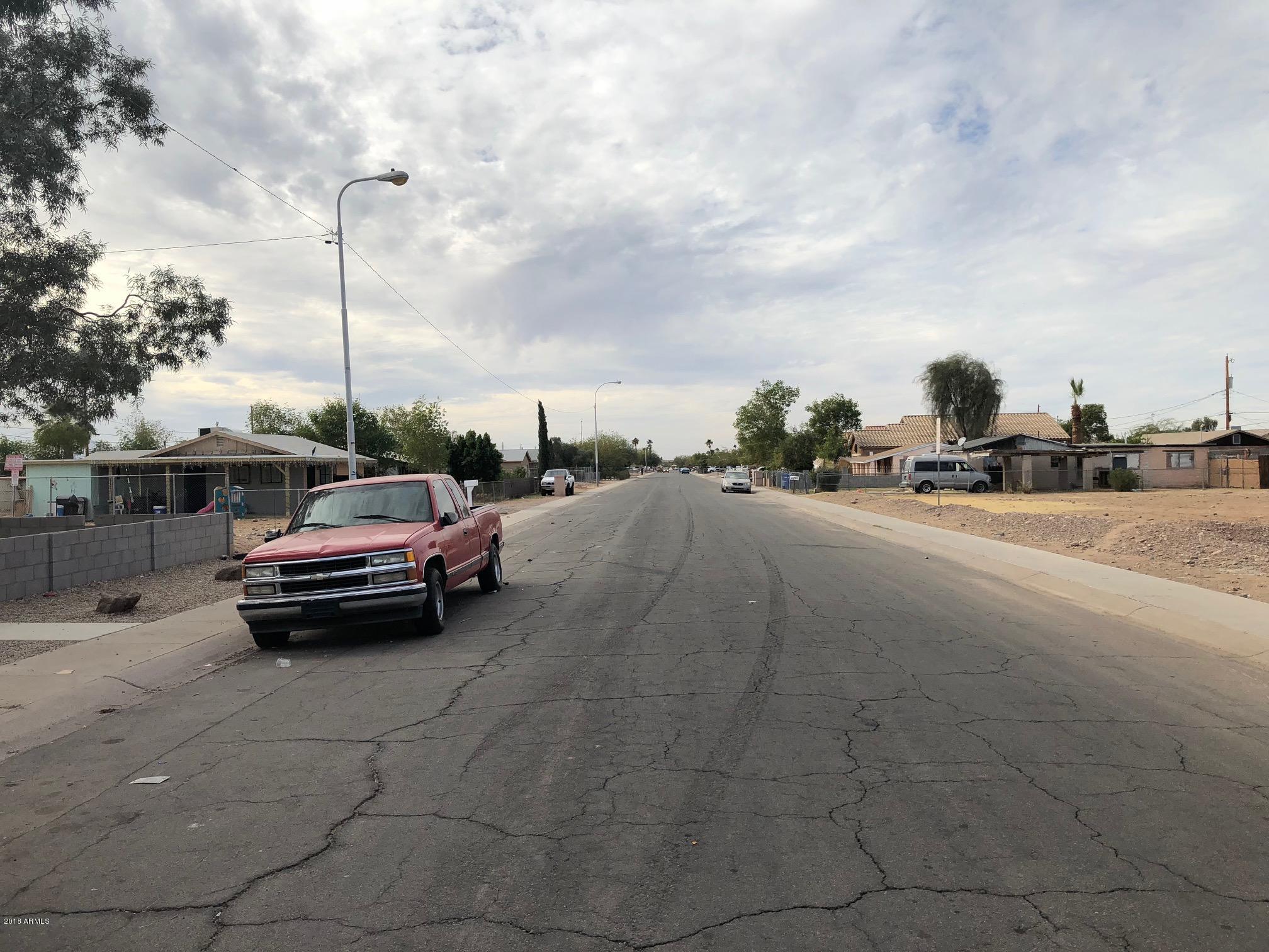 2746 East Chipman Road, Unit 24 Phoenix, AZ 85040 - Photo 3 of 5 street looking West
