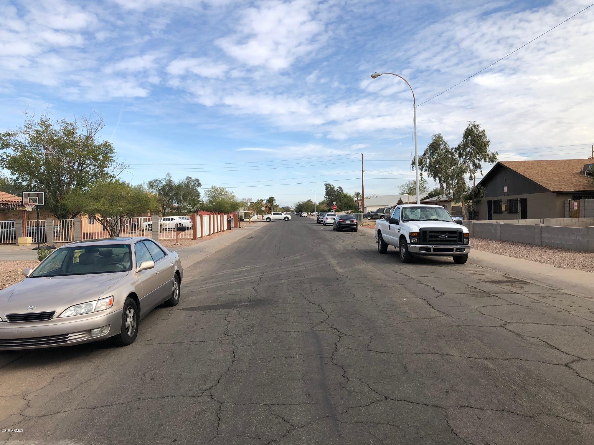 2746 East Chipman Road, Unit 24 Phoenix, AZ 85040 - Photo 4 of 5 street looking East
