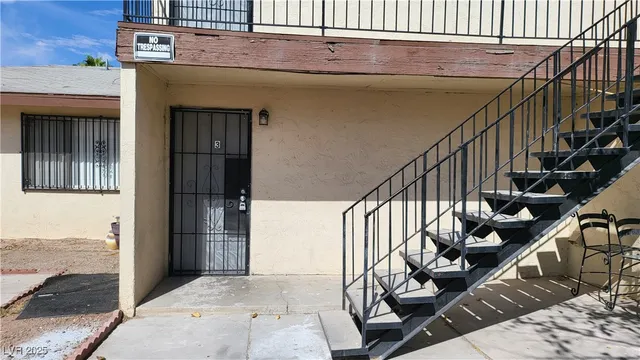 $1,350 | 3240 Michael Way, Unit 3, Las Vegas, NV 89108