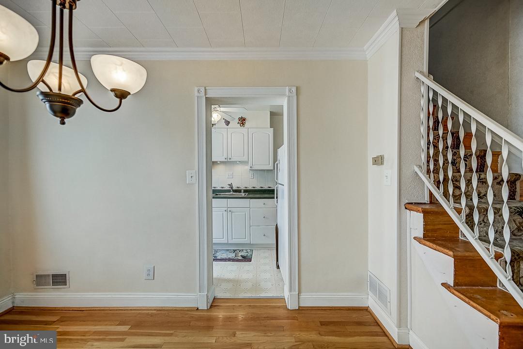 911 Middlesex Road Baltimore, MD 21221 - Photo 9 of 27