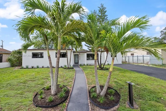 $450 | 2442 Northwest 170th Street, Unit A, Miami Gardens, FL 33056