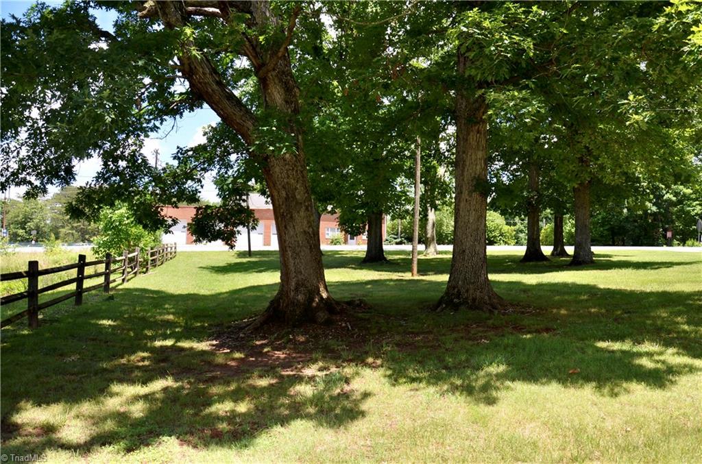 7876 Reynolda Road Pfafftown, NC 27040 - Photo 3 of 42 Gallery Image 3