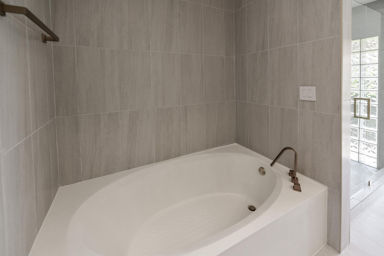 3185 St James Drive Boca Raton, FL 33434 - Photo 19 of 41 23.PrimaryBathroom2