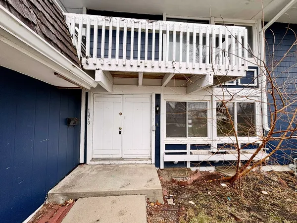 $299,999 | 1373 Greenbrook Court, Hanover Park, IL 60133