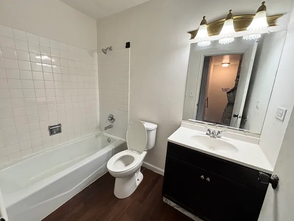 $299,999 | 1373 Greenbrook Court, Hanover Park, IL 60133