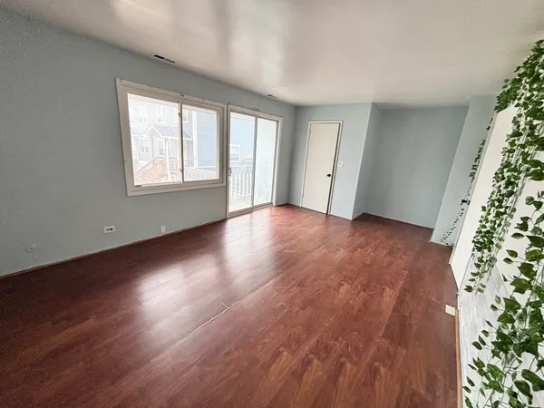 $299,999 | 1373 Greenbrook Court, Hanover Park, IL 60133