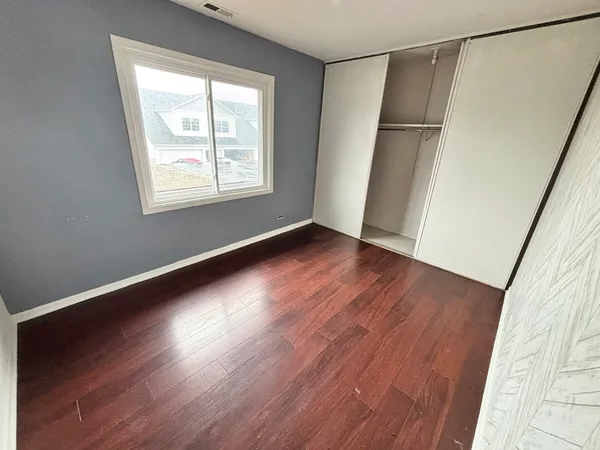 $299,999 | 1373 Greenbrook Court, Hanover Park, IL 60133