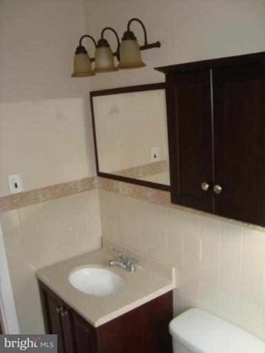 4030 Cedardale Road Baltimore, MD 21215 - Photo 14 of 23 Bath #2