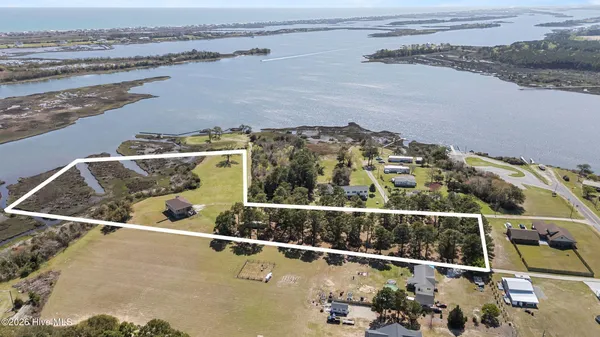 $2,500,000 | 301 Intracoastal Court, Sneads Ferry, NC 28460