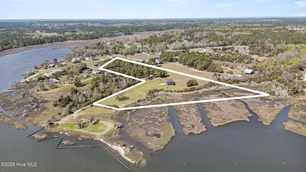$2,500,000 | 301 Intracoastal Court, Sneads Ferry, NC 28460