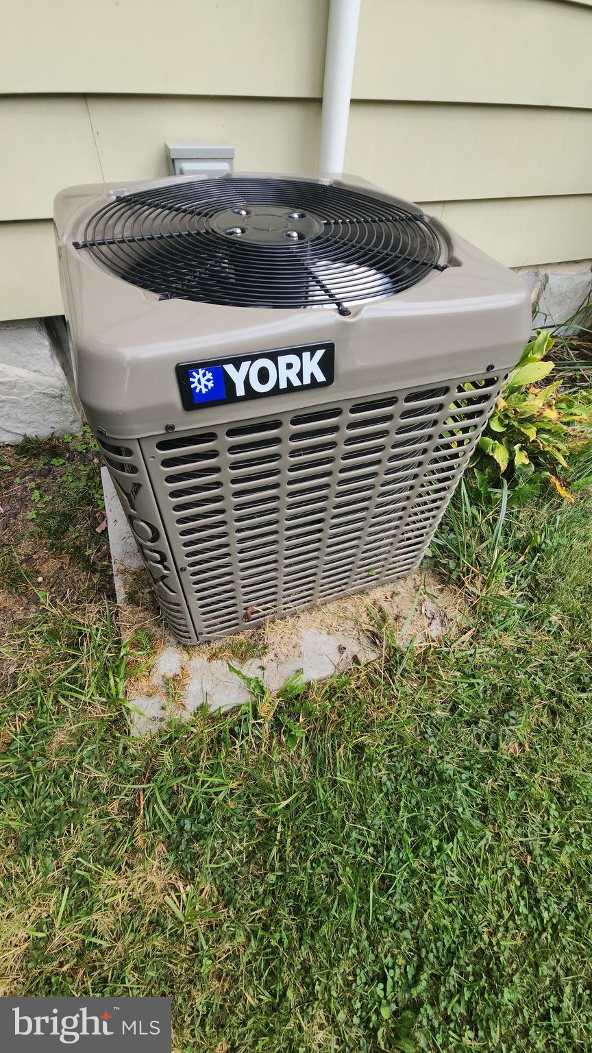 5185 Fairfield Road Fairfield, PA 17320 - Photo 39 of 44 Exterior cooling unit