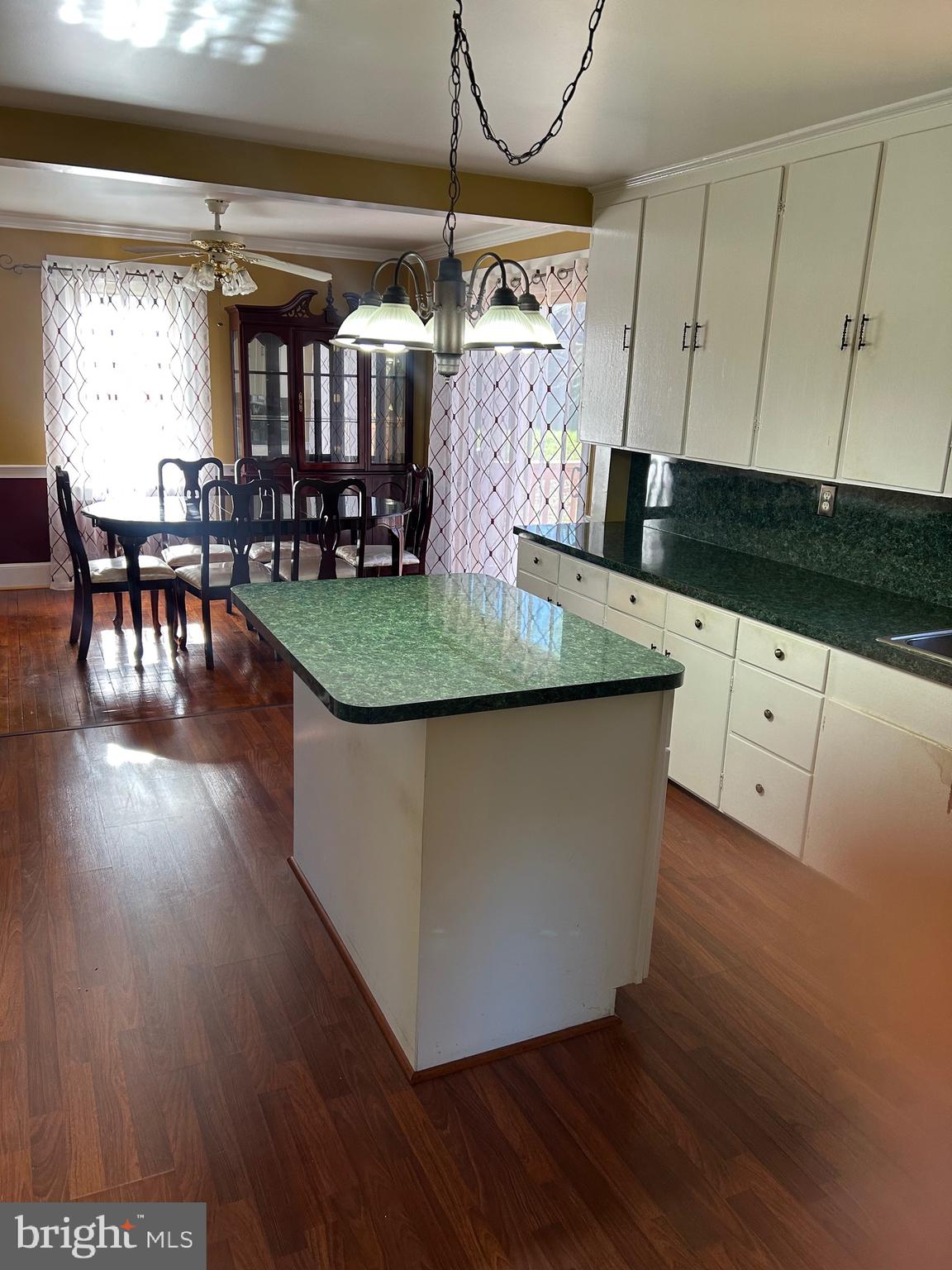 5185 Fairfield Road Fairfield, PA 17320 - Photo 6 of 44 Spacious kitchen