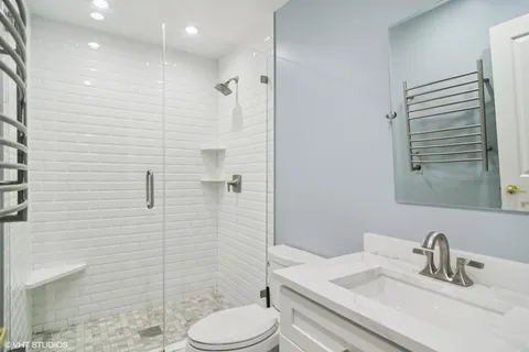 $1,050,000 | 611 London Court, Buffalo Grove, IL 60089