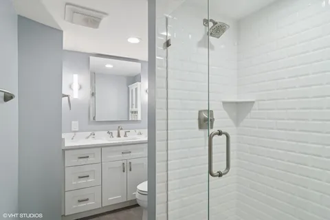 $1,050,000 | 611 London Court, Buffalo Grove, IL 60089