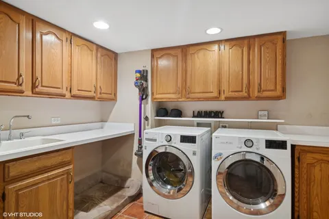 $1,050,000 | 611 London Court, Buffalo Grove, IL 60089