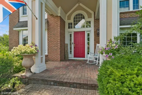 $1,050,000 | 611 London Court, Buffalo Grove, IL 60089