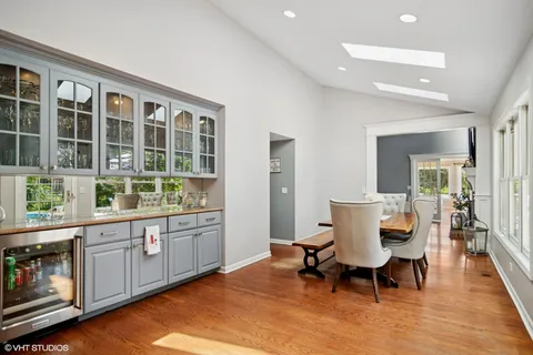 $1,050,000 | 611 London Court, Buffalo Grove, IL 60089