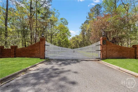 $800,000 | 335 Buckland Hall Road, Richmond Hill, GA 31324