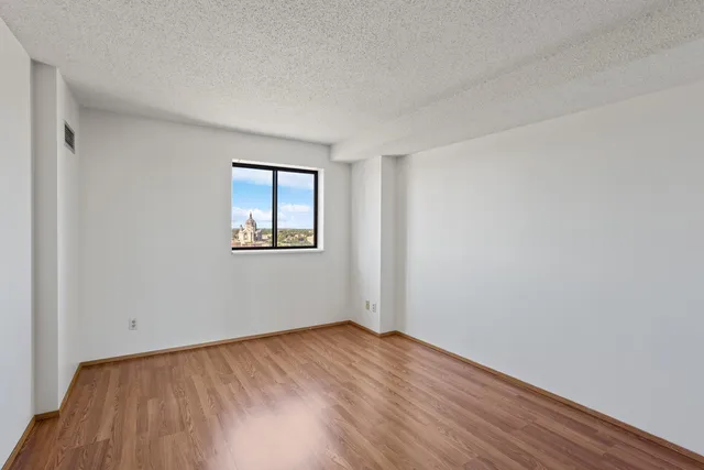 $159,000 | 78 10th Street East, Unit 2902, St. Paul, MN 55101