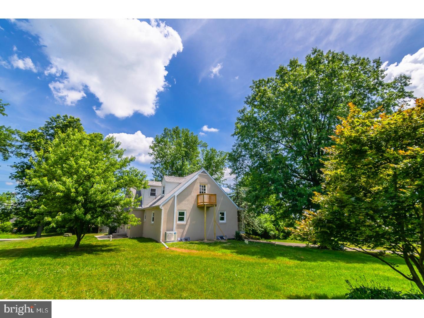 140 Maugers Mill Road Pottstown, PA 19464 - Photo 2 of 25 Exterior Side
