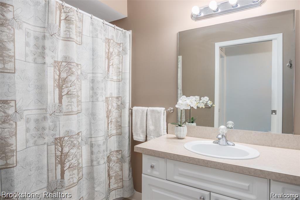 3641 Tremonte Circle Rochester, MI 48306 - Photo 15 of 20