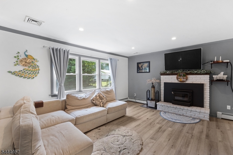 18 Smith Road Wantage, NJ 07461 - Photo 4 of 28