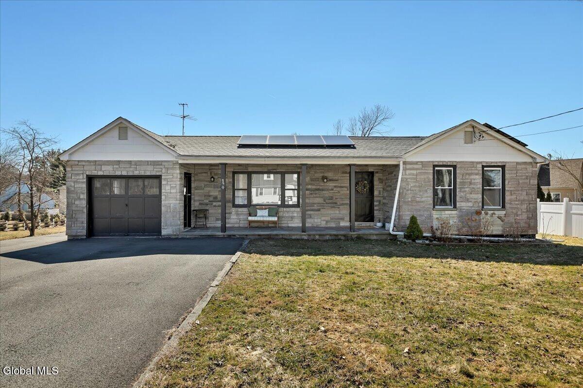 124 Beacon Road Bethlehem, NY 12077 - Photo 1 of 29 01-IMG_6074