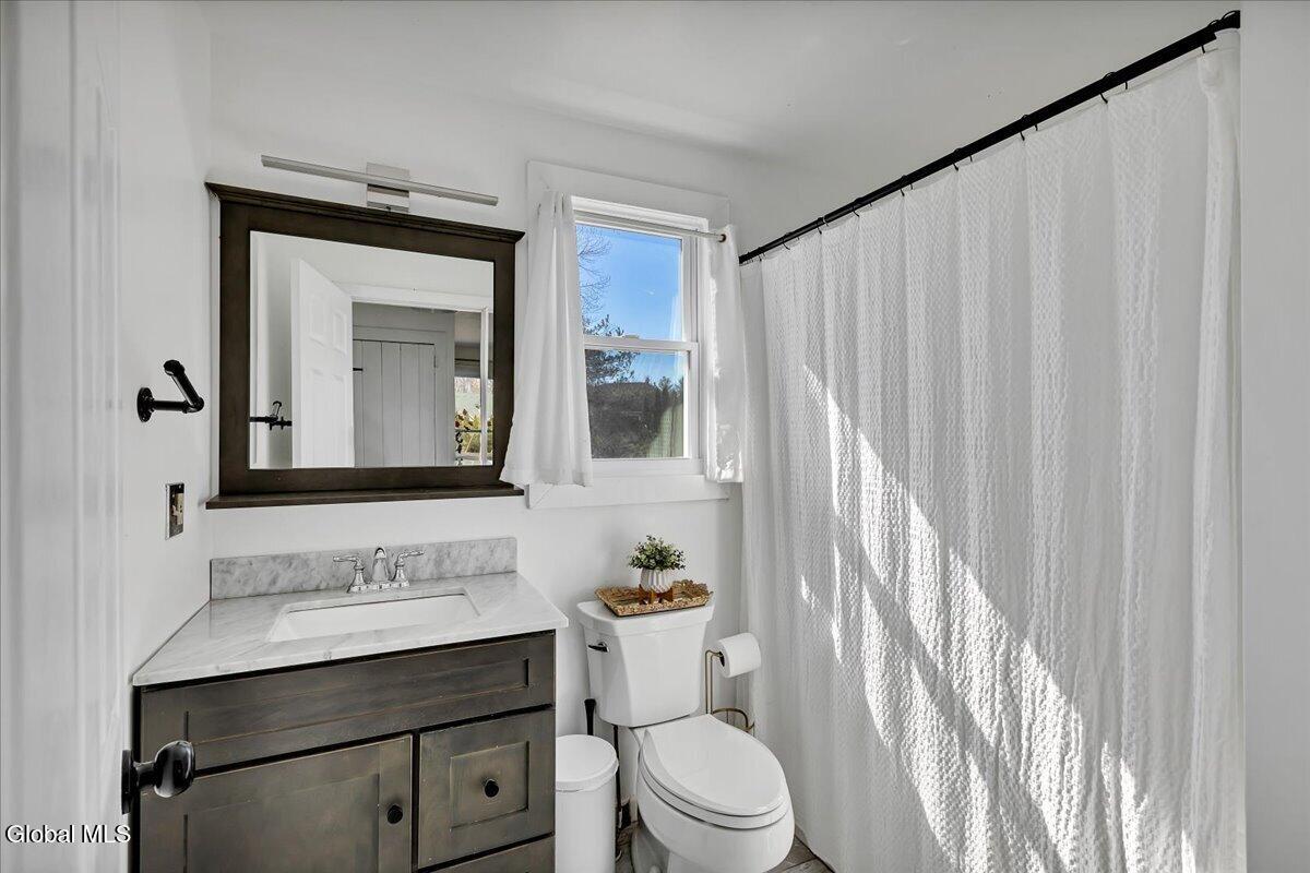 124 Beacon Road Bethlehem, NY 12077 - Photo 16 of 29 18-IMG_5837