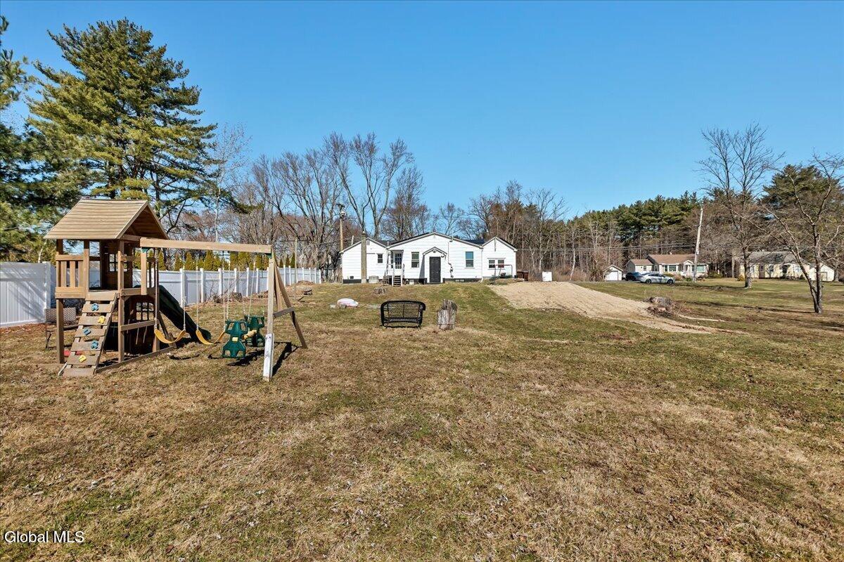 124 Beacon Road Bethlehem, NY 12077 - Photo 28 of 29 31-IMG_5998