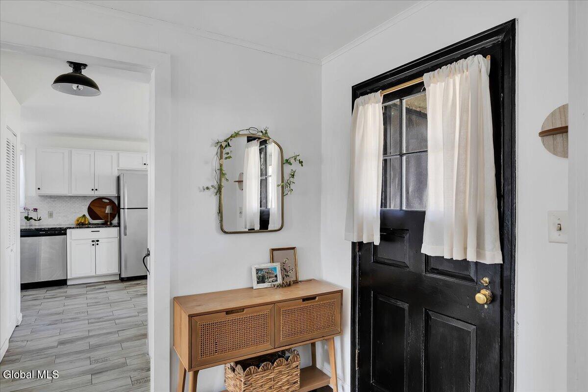 124 Beacon Road Bethlehem, NY 12077 - Photo 5 of 29 07-IMG_5863