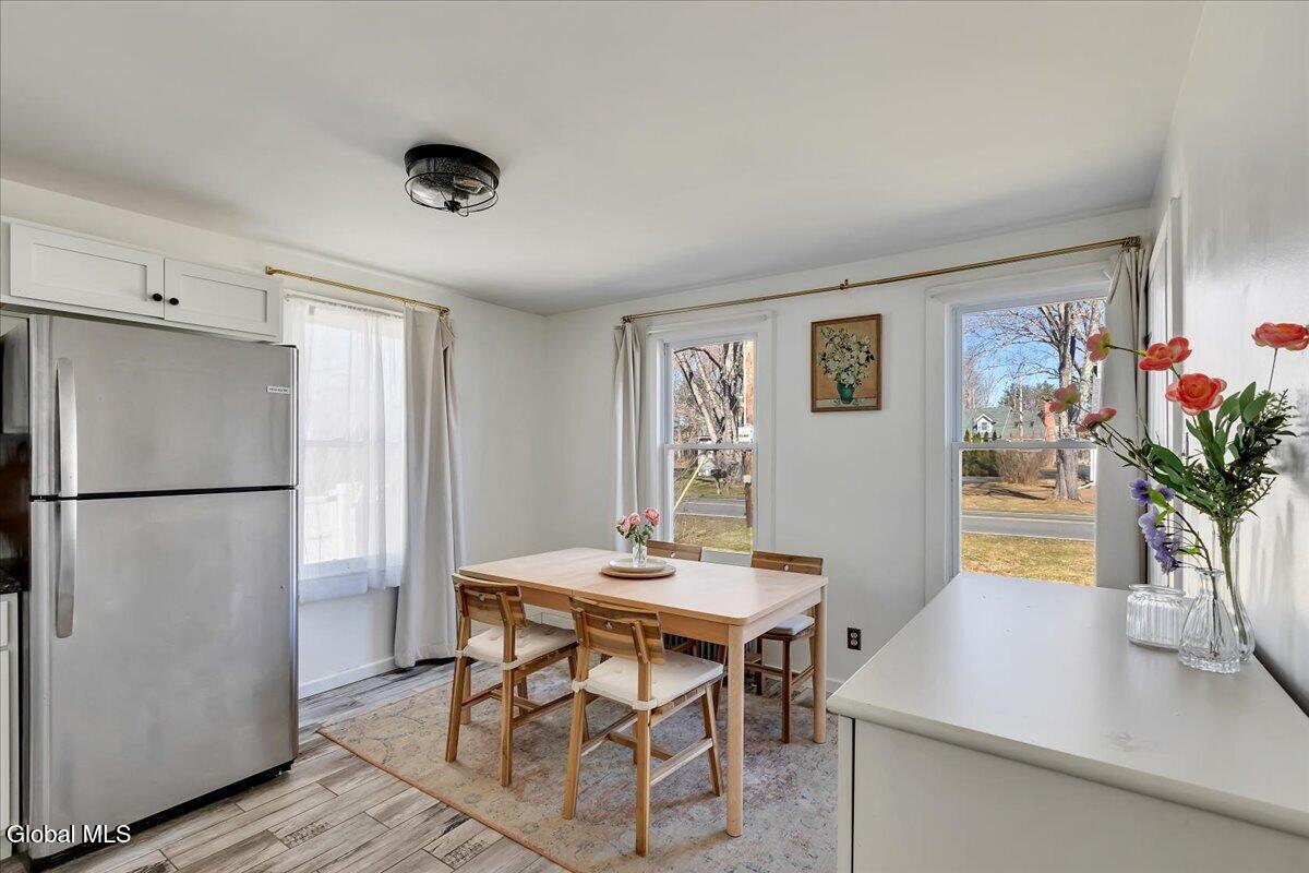 124 Beacon Road Bethlehem, NY 12077 - Photo 8 of 29 12-IMG_5794