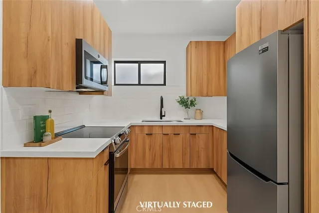 $2,000 | 5734 Stansbury Avenue, Van Nuys, CA 91401