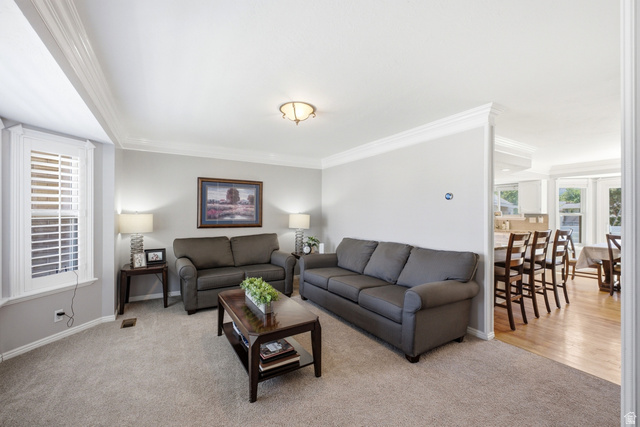 11209 Christopher Circle Sandy, UT 84092 - Photo 6 of 53