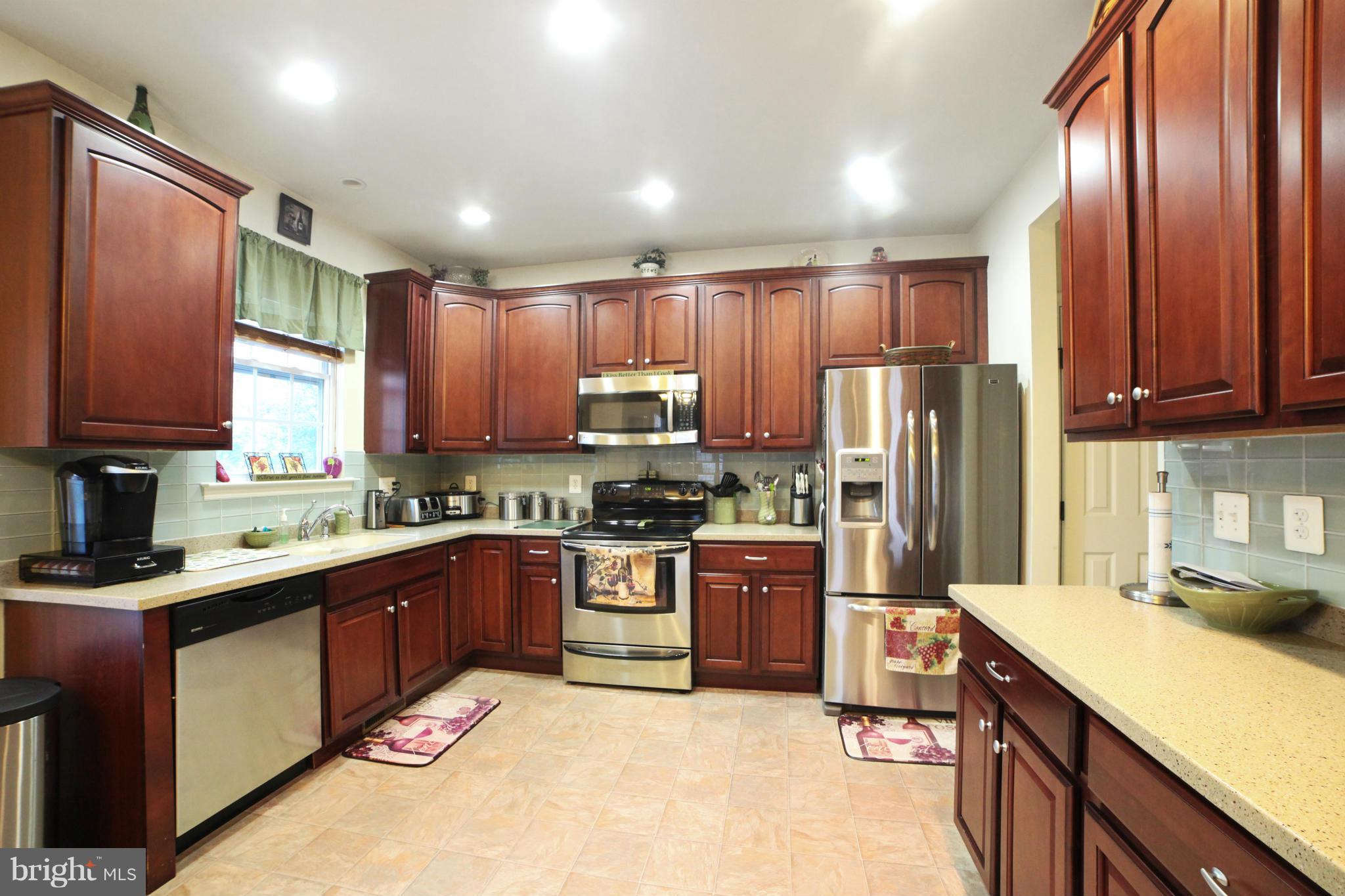 27 Johnson Road Pasadena, MD 21122 - Photo 3 of 30 Kitchen