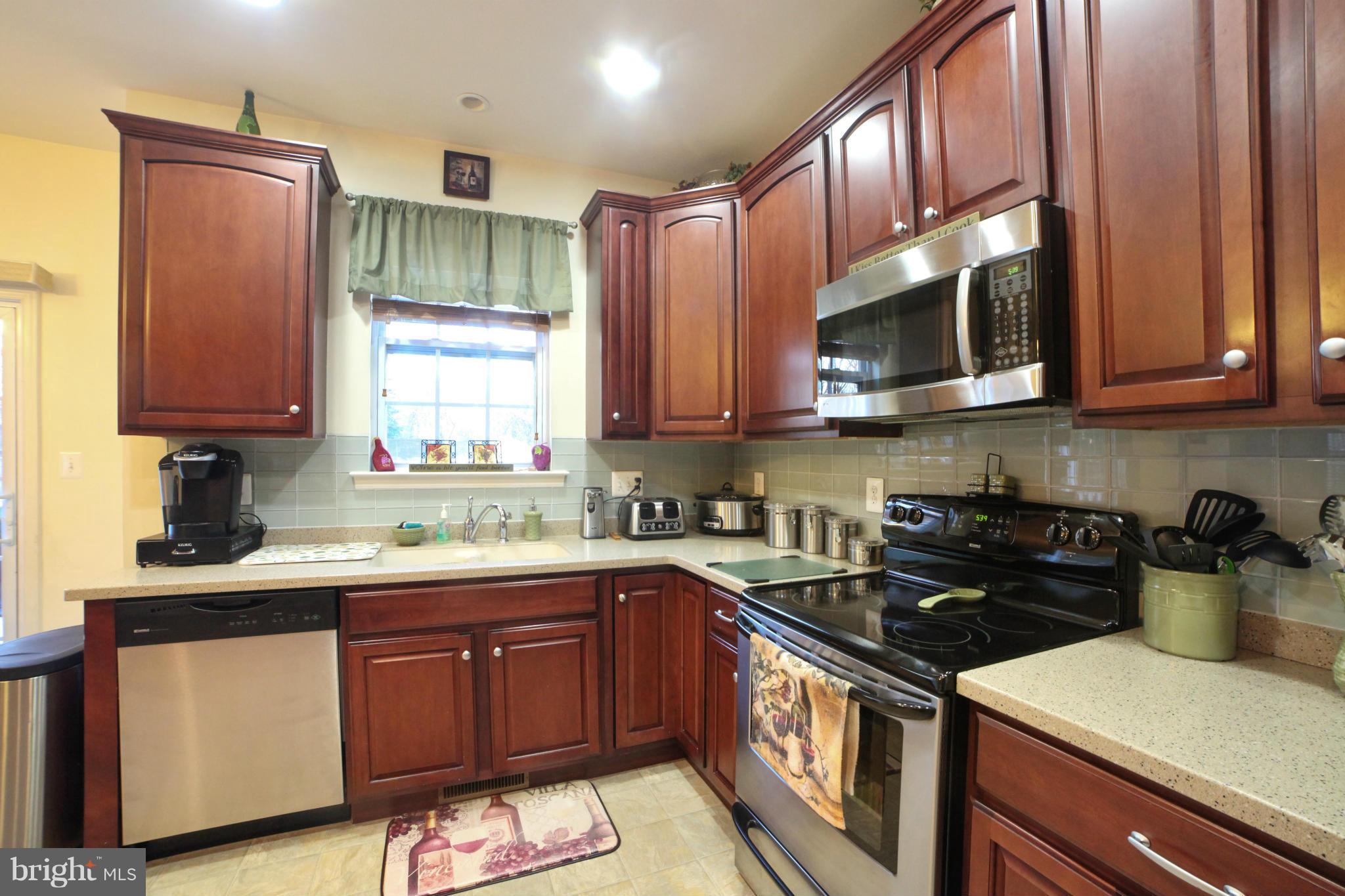 27 Johnson Road Pasadena, MD 21122 - Photo 4 of 30 Kitchen