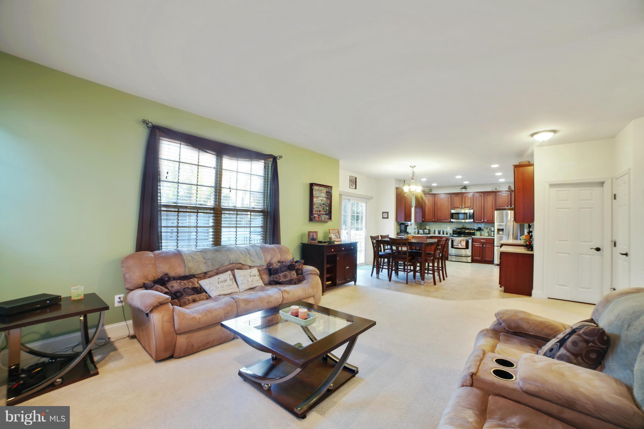 27 Johnson Road Pasadena, MD 21122 - Photo 8 of 30 Family Room