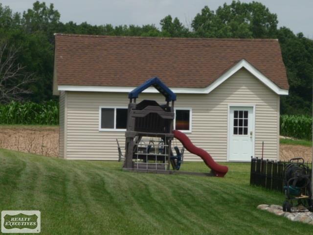 4212 Neuman Road St. Clair, MI 48079 - Photo 5 of 39 50029612-4.JPG
