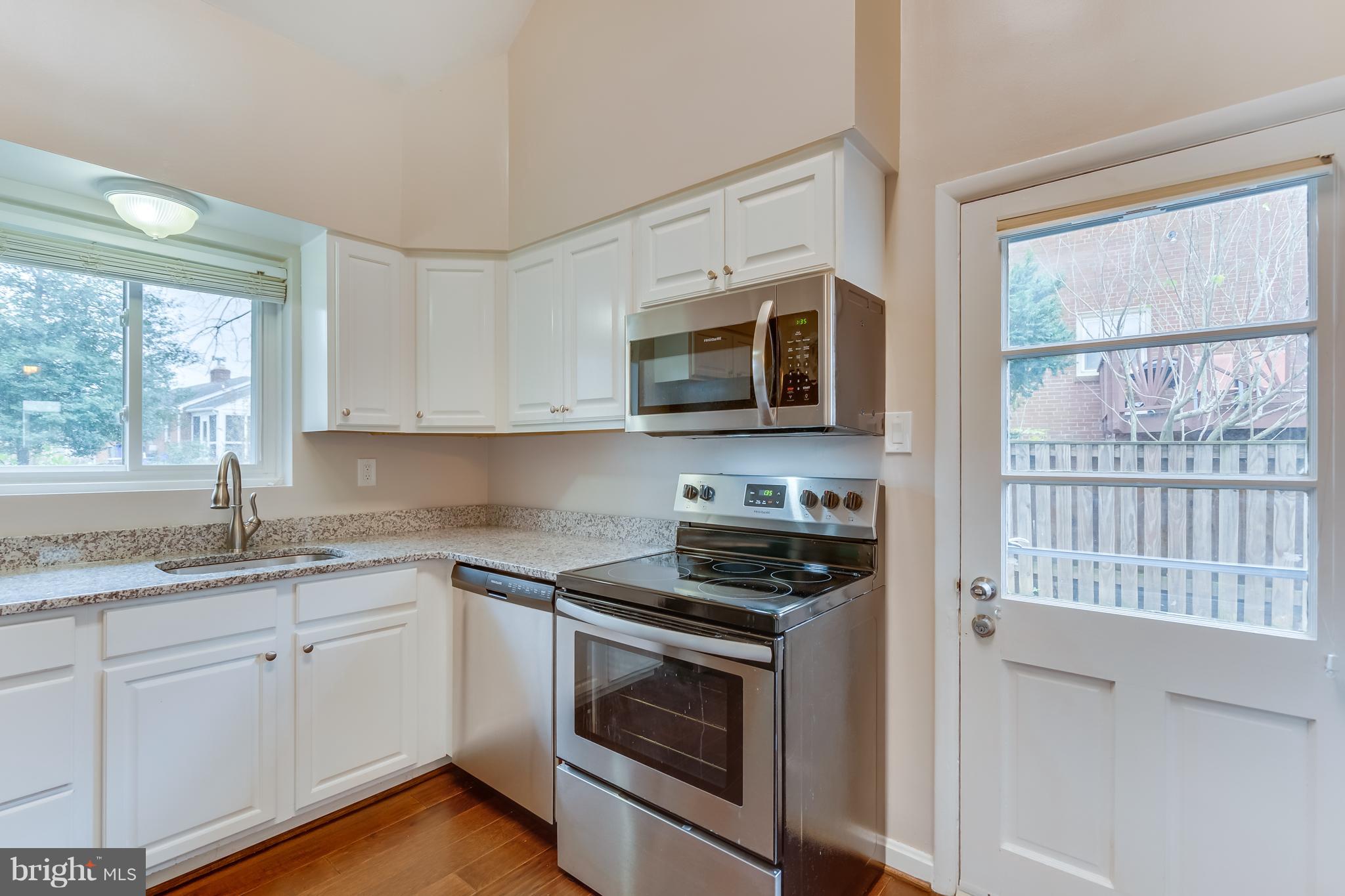 9202 Summit Road Silver Spring, MD 20910 - Photo 9 of 38