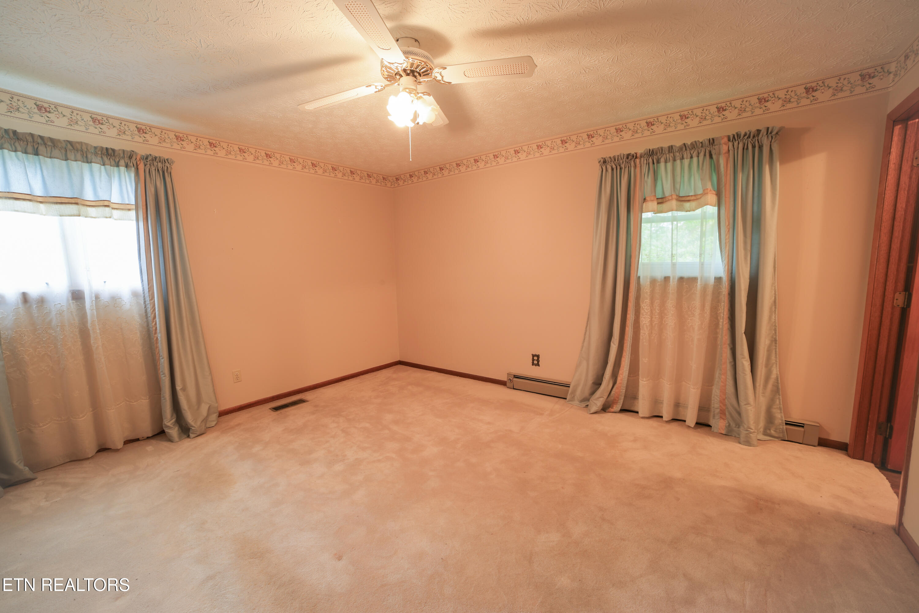 160 Rector Drive Harrogate, TN 37752 - Photo 8 of 15 160 Rector Dr-Primary 1