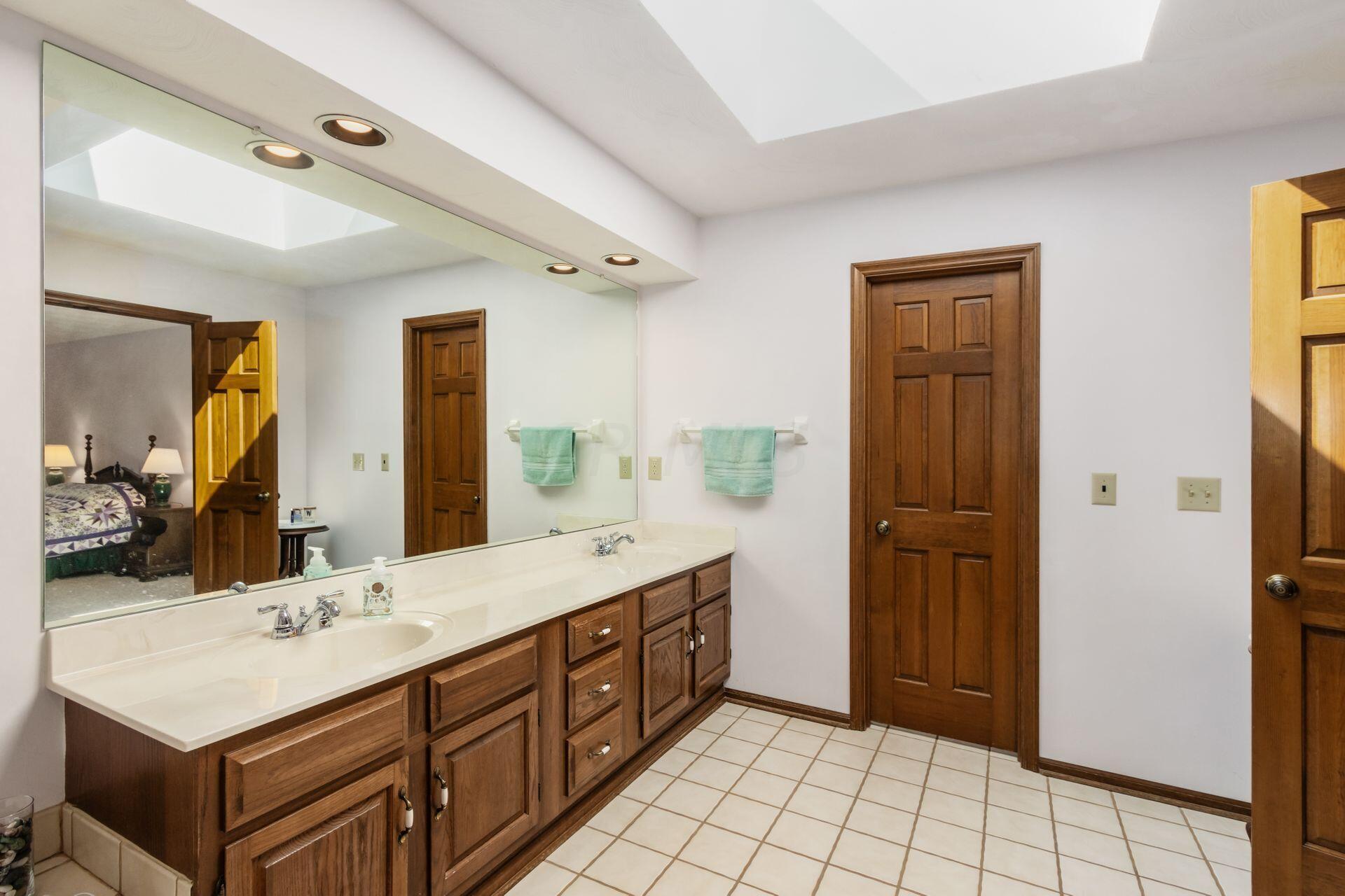 645 River Trace Road Westerville, OH 43081 - Photo 32 of 47 038_-e280ccd5309e_E River-080