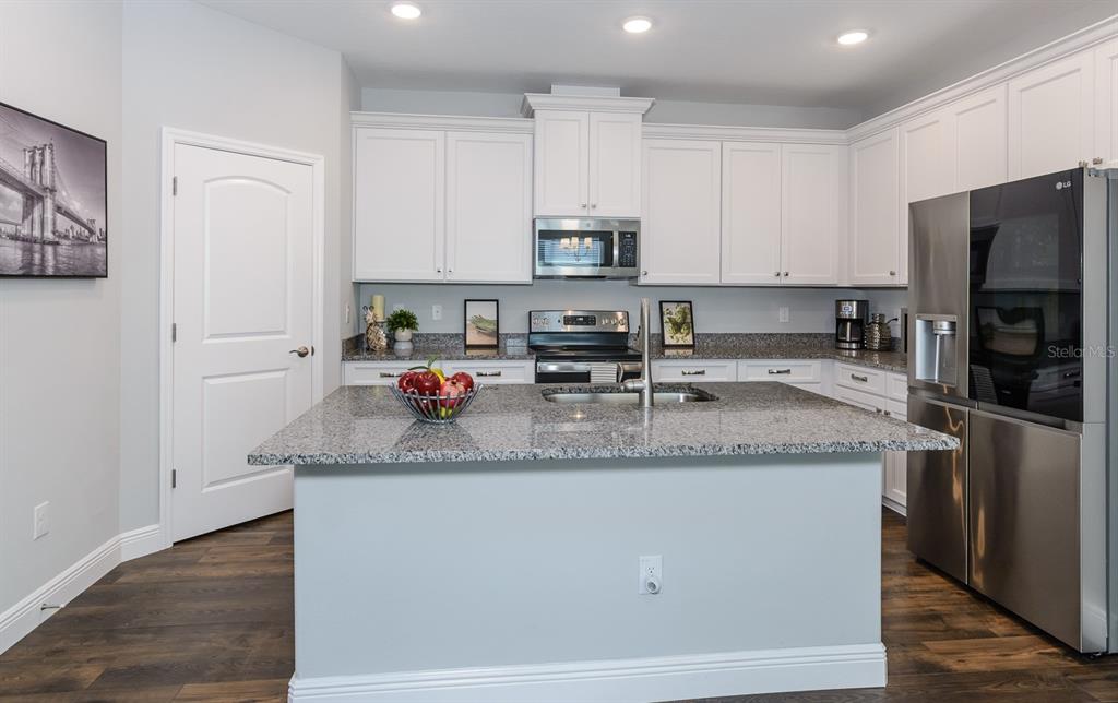 11347 Weaver Hollow Road New Port Richey, FL 34654 - Photo 13 of 49