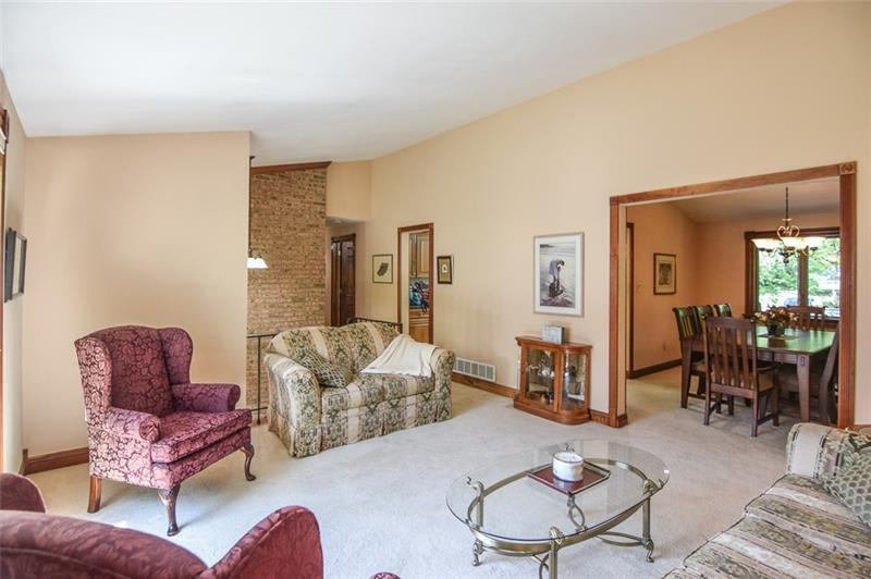 1653 O'Block Road Pittsburgh, PA 15239 - Photo 5 of 24 Gallery Image 5