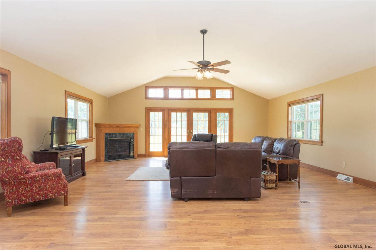392 Bullock Road New Scotland, NY 12159 - Photo 4 of 70 Photo 4