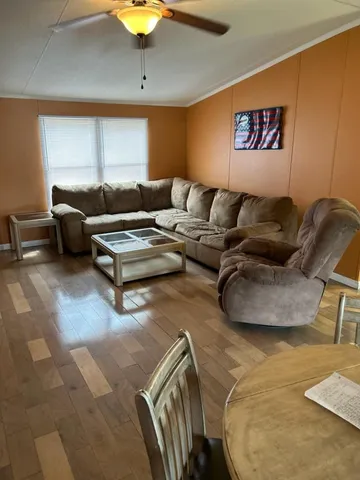 $1,400 | 732 Paradise Island Drive, DeFuniak Springs, FL 32433