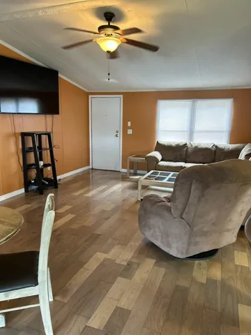 $1,400 | 732 Paradise Island Drive, DeFuniak Springs, FL 32433