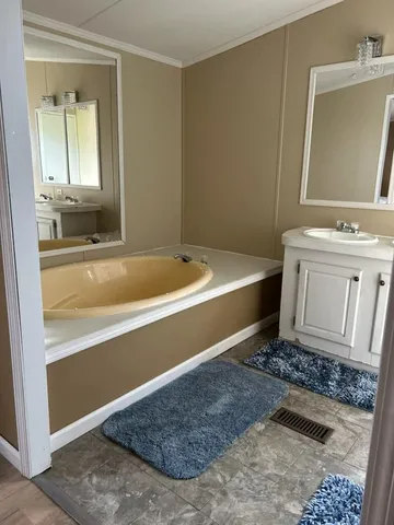 $1,400 | 732 Paradise Island Drive, DeFuniak Springs, FL 32433