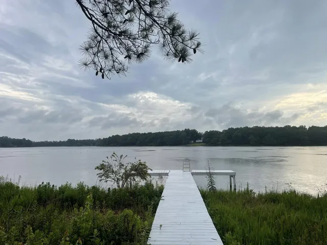 $1,400 | 732 Paradise Island Drive, DeFuniak Springs, FL 32433