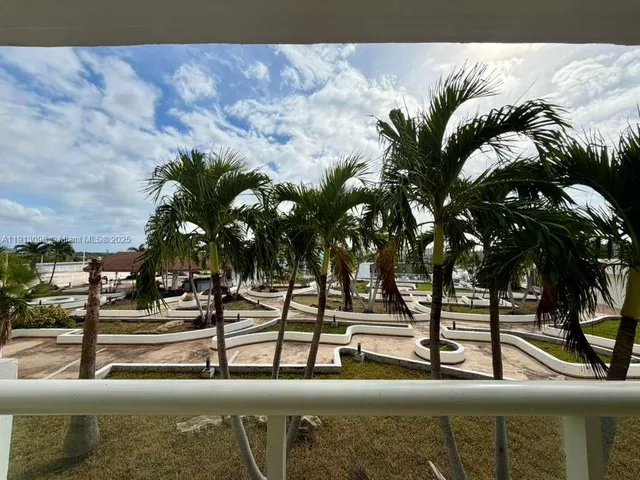 $1,750 | 13499 Biscayne Boulevard, Unit 504, North Miami, FL 33181